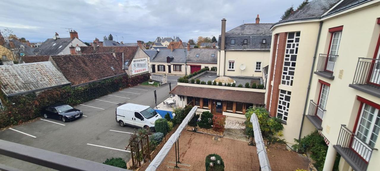 Logis Hotel Saint-Hubert Кур-Шеверни Экстерьер фото