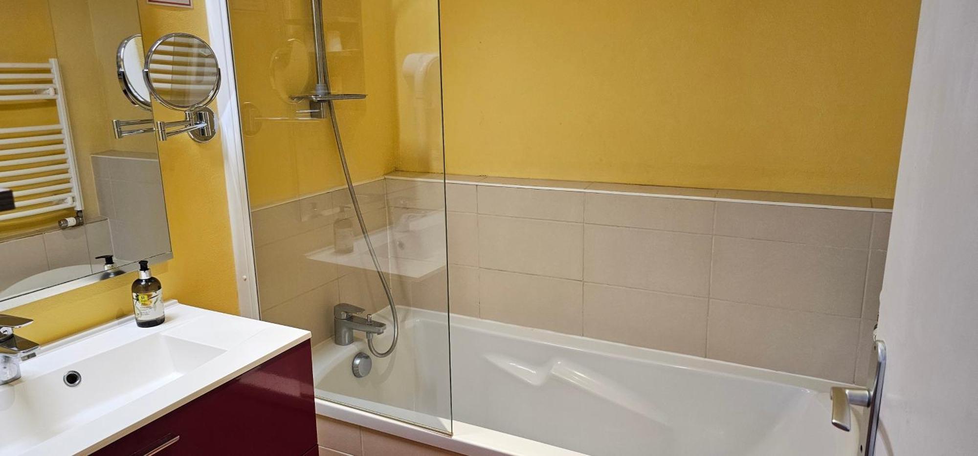 Logis Hotel Saint-Hubert Кур-Шеверни Экстерьер фото