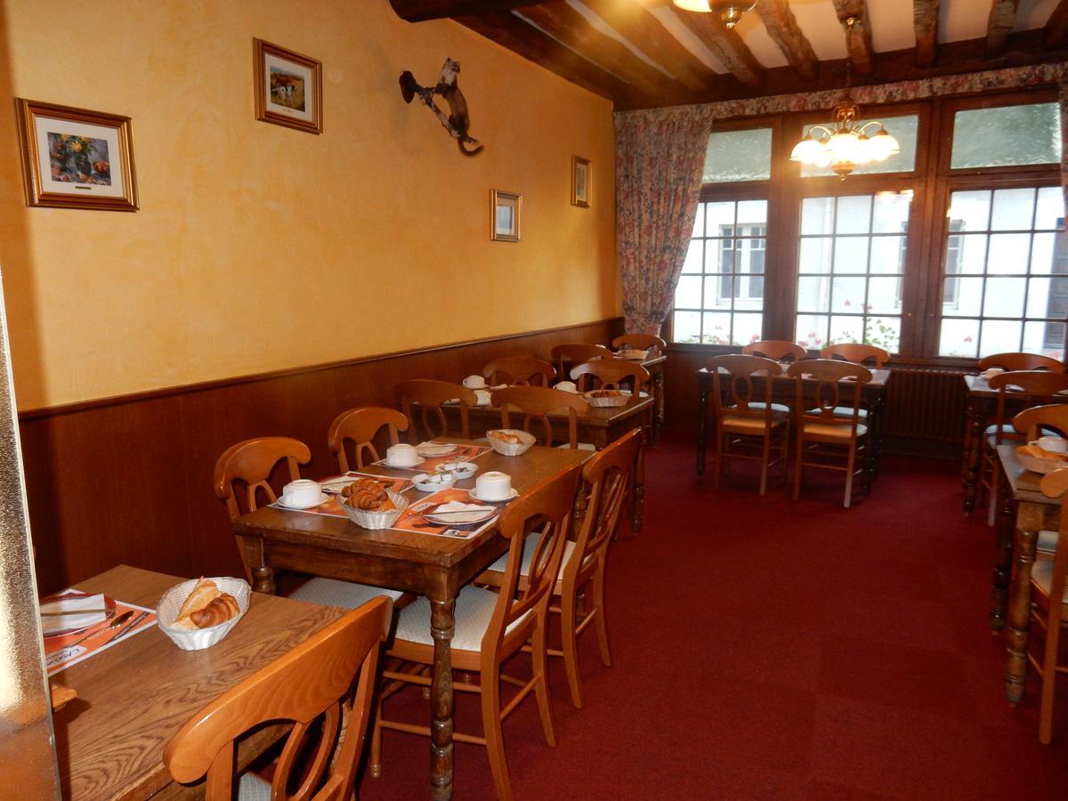 Logis Hotel Saint-Hubert Кур-Шеверни Экстерьер фото