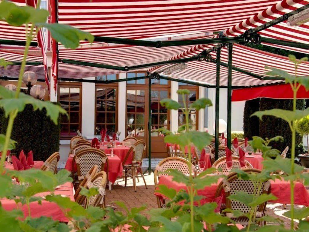 Logis Hotel Saint-Hubert Кур-Шеверни Экстерьер фото